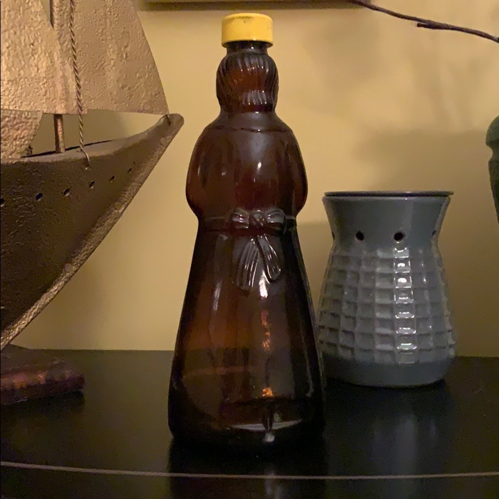 Mrs. Butterworth's Syrup Glass Bottle 24 oz - Picture 2 of 4
